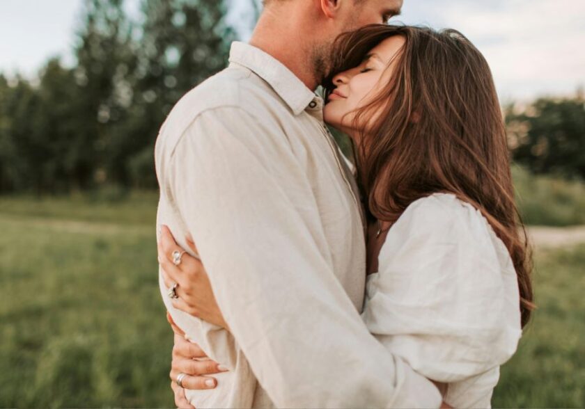 恋愛依存からの孤独を乗り越えた女性のイメージ画像