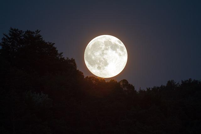 2022年7月14日やぎ座満月・スーパームーンのスピリチュアルメッセージは、氣（エネルギー）を整え精神的自立と引き寄せ力の向上です。